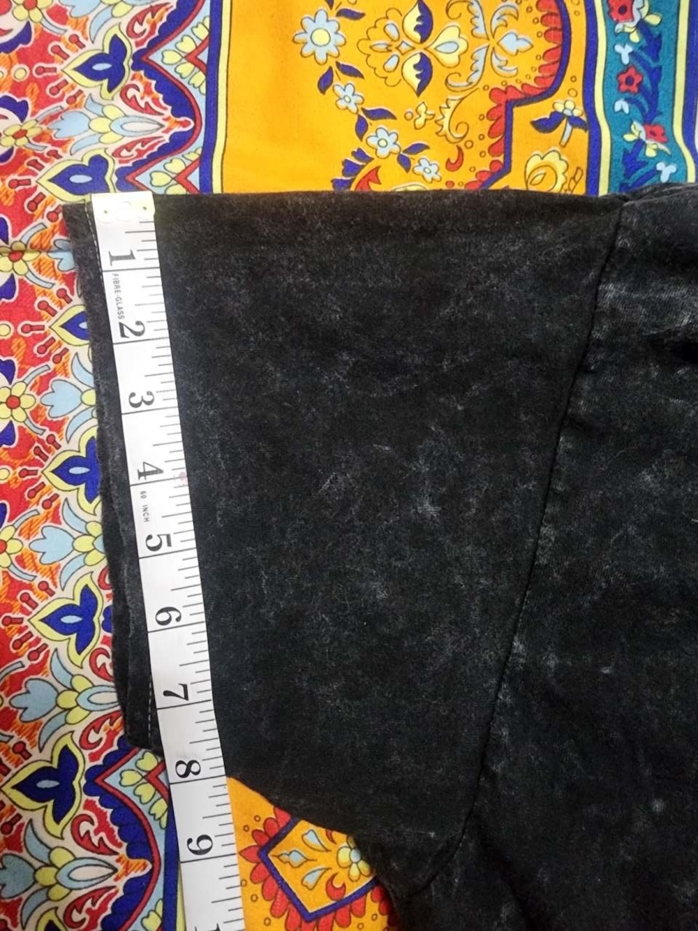 Vintage Black Graphic Tee with Red Rose Motif Crop Top Grunge Distressed - Picture 5 of 7